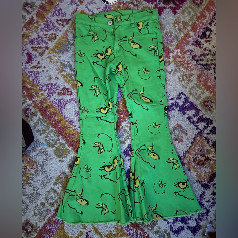 New grinch pants!